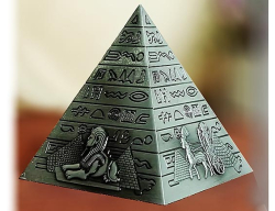 Egyptská kovová pyramida cca 6cm